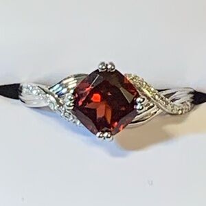 Helzberg 10k White Gold Infinity Ring with Red Garnet & Accent Diamonds Sz 8
